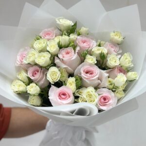 Hand Bouquet 84
